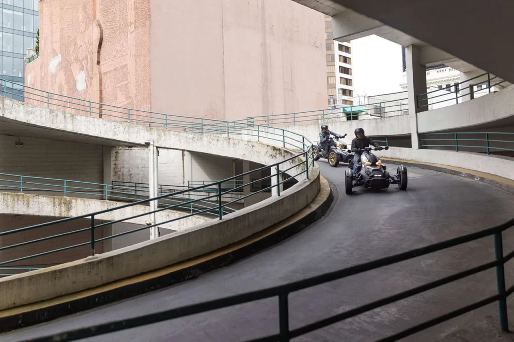 Campeón del agarra Can Am Ryker - Can-Am Colombia